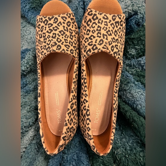 TOMS Michelle Wedge Heel, Mini Leopard, Size 10 - Picture 8 of 8